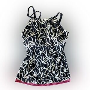 24th and Ocean Tankini Top - M black.  Pink , polyester spandex